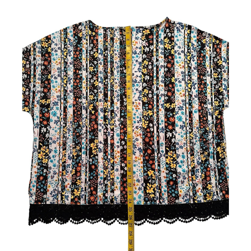 Larky Lark Floral Tunic Blouse Lace Hem Womens 1X Multicolor Short Sleeves - Picture 17 of 17